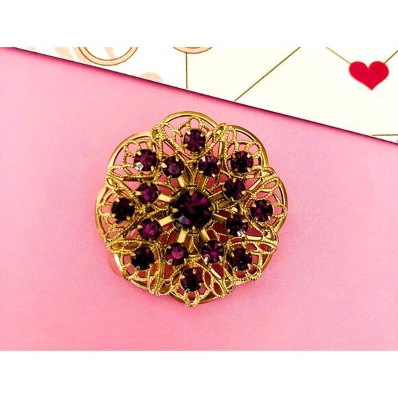 Vintage Faux Amethyst Purple Crystal Filigree Gold Tone Brooch - Picture 2 of 3